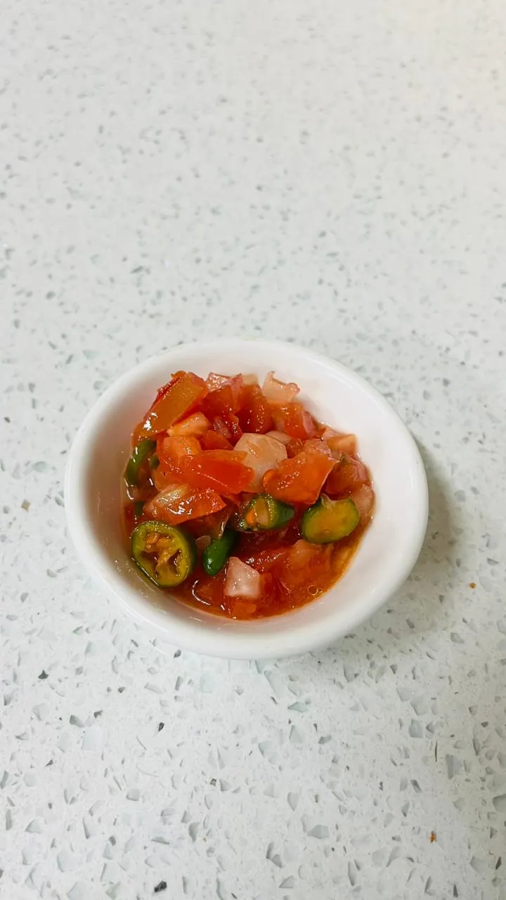 Fresh tomato and chilli salsa side